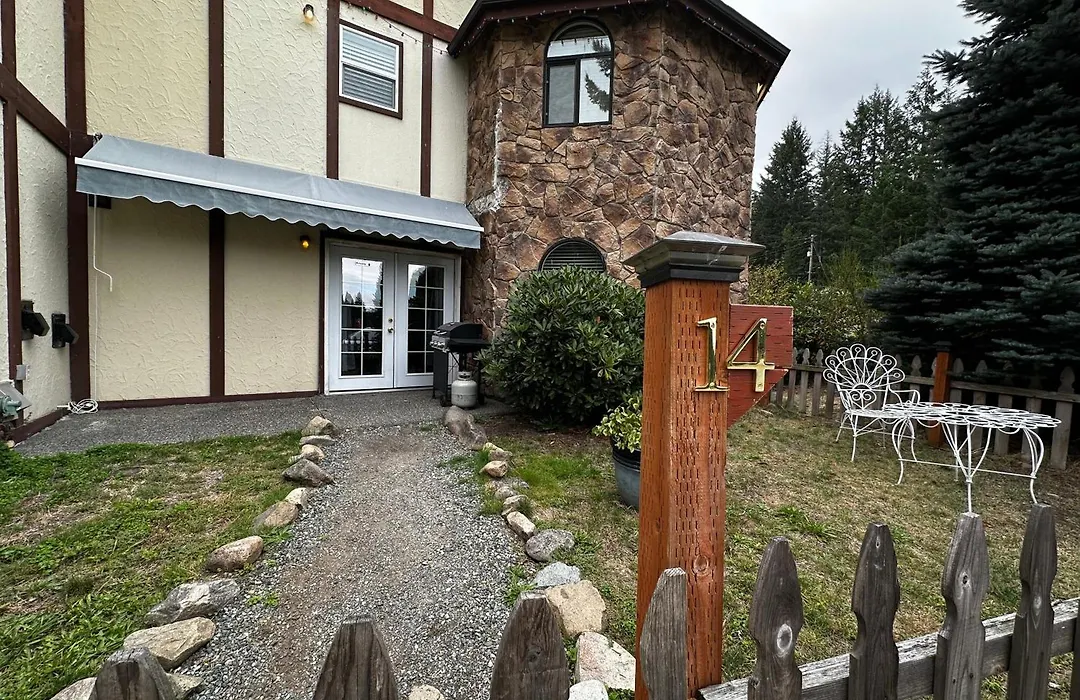 Packwood Lodge & Cabins-1