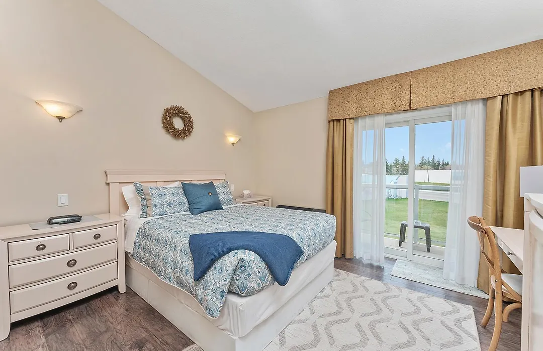Lakeshore Inn-1