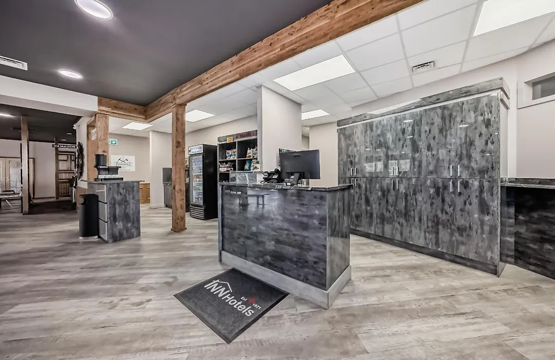 Invermere Inn & Suites-1