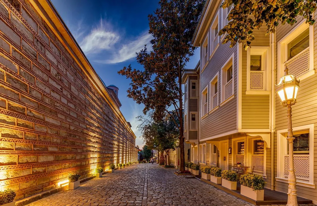 Hagia Sofia Mansions Istanbul, Curio Collection By Hilton-1