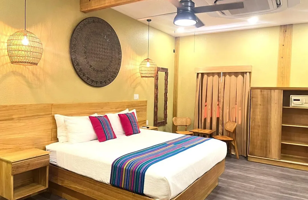 Mr. Tucan Hotel-1