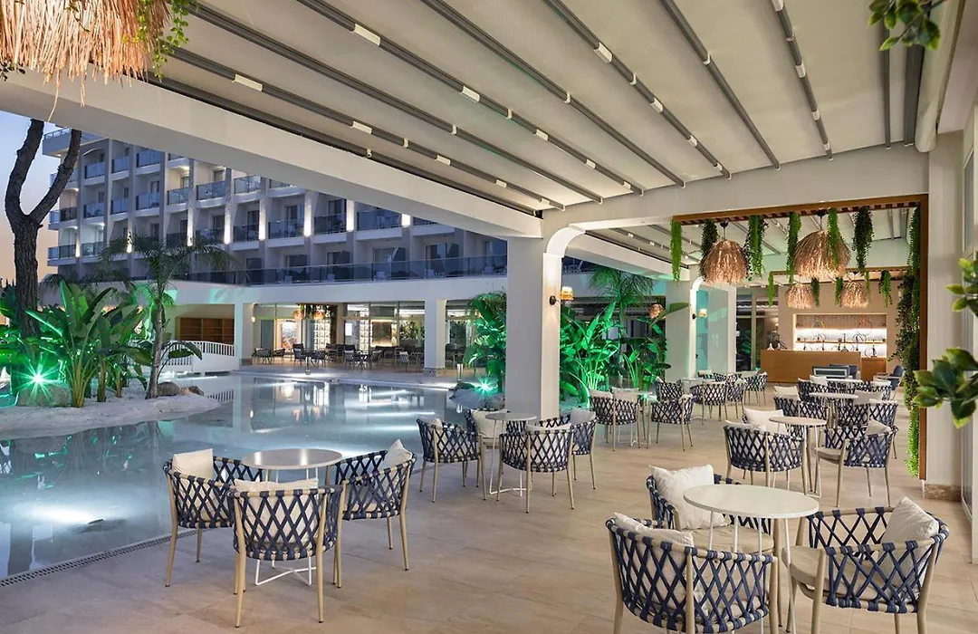 Berry Blue Hotels-1