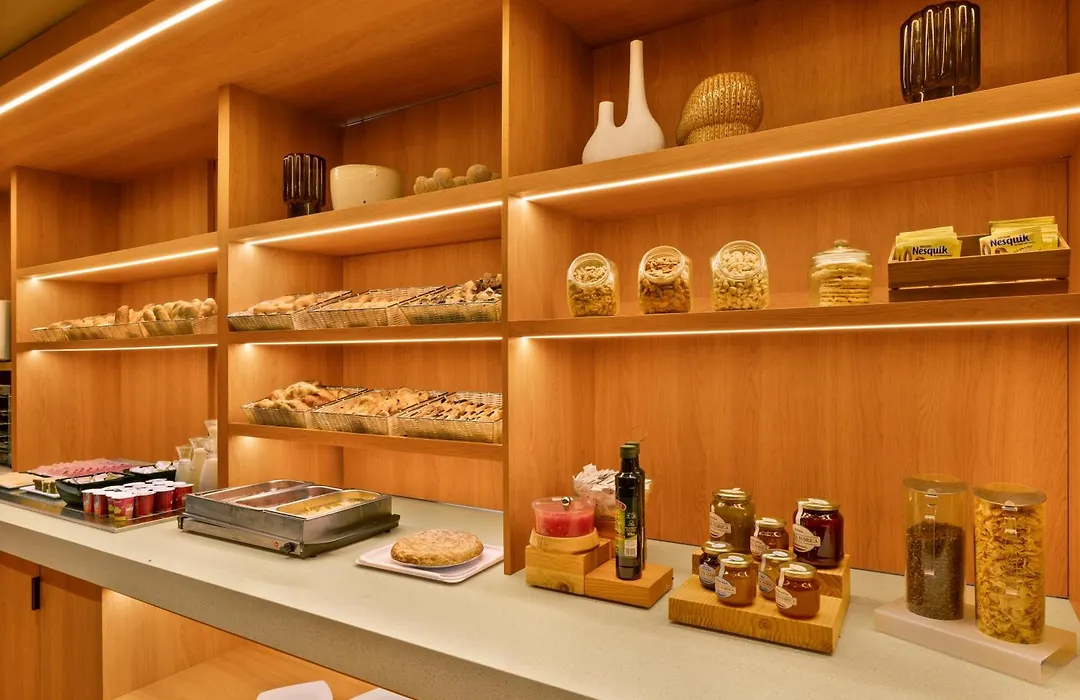 B&B HOTELS Donostia San Sebastián Aeropuerto-1