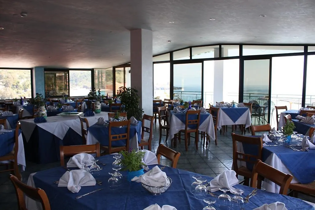 Hotel La Scogliera-1