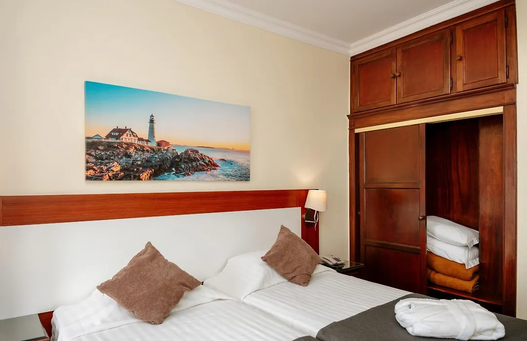 Hotel Avenida Praia-1