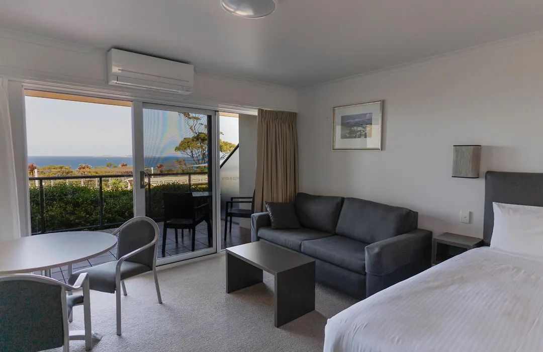 Amooran Oceanside Apartments And Motel-1