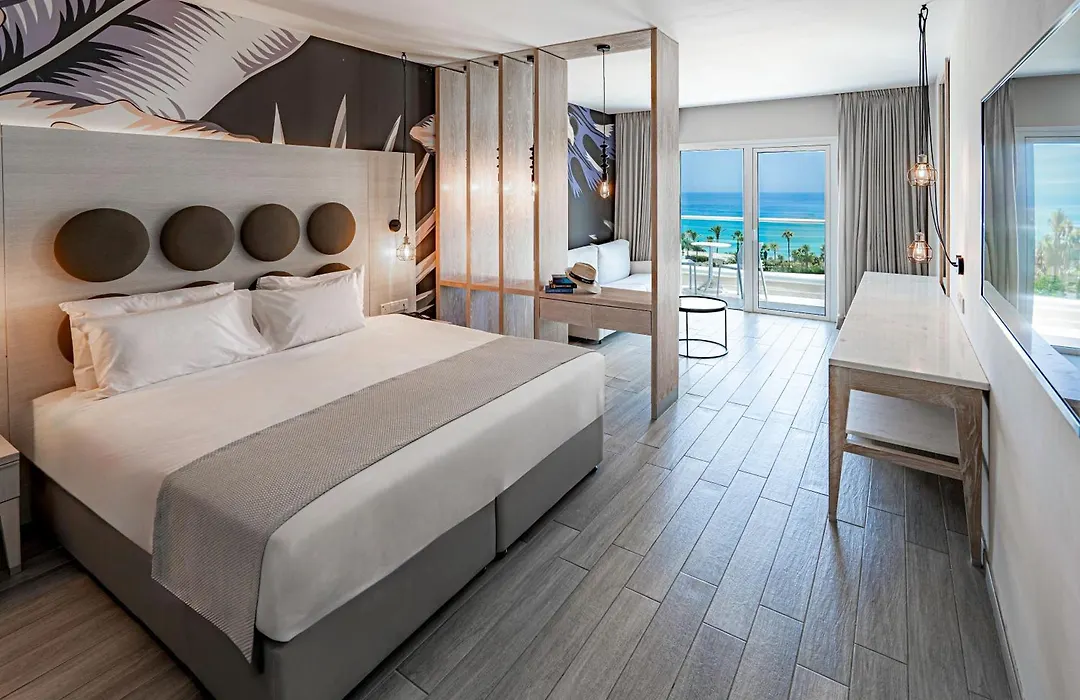 Vangelis Hotel&Suites-1