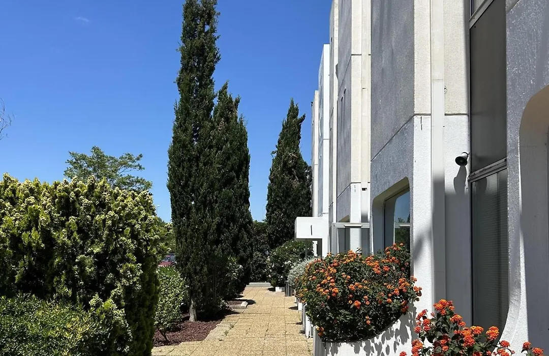 Kyriad Martigues Sud-1