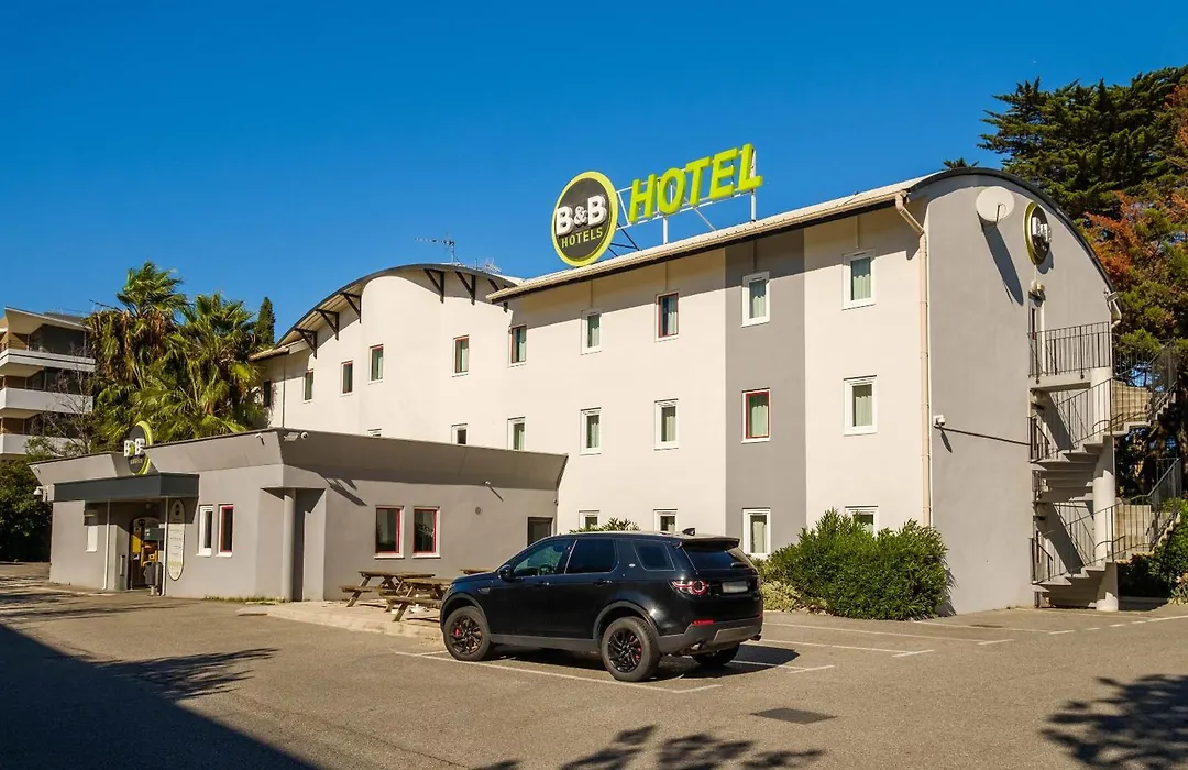 B&B Hotel Villeneuve Loubet Plage-1