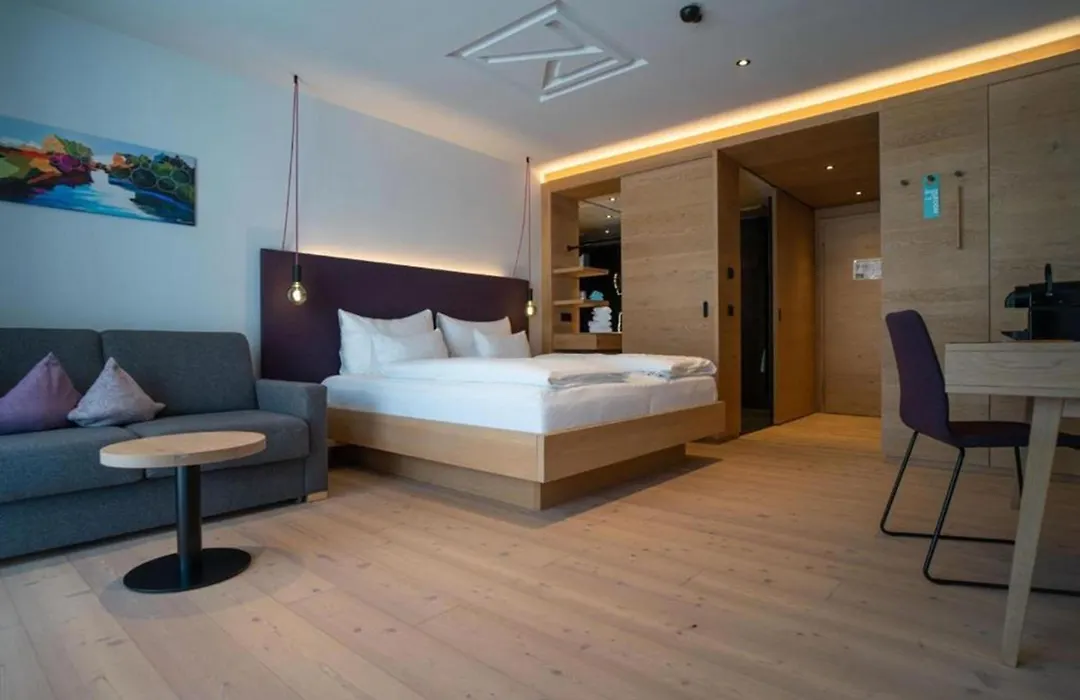 Wellness und Brunch Hotel MorgenZeit beheizter Naturteich Genuss Frühstück bis 13 Uhr Hochkönig Sommercard-1