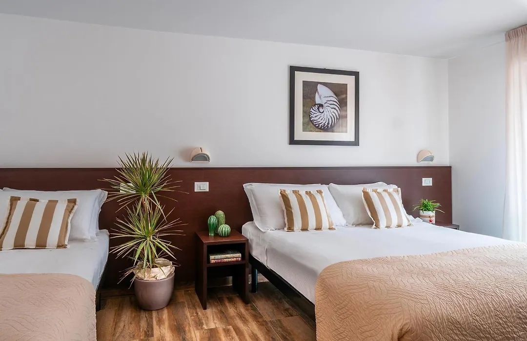Hotel Carmen-1