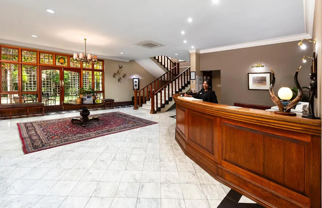Queen'S Hotel By Bon Hotels-1