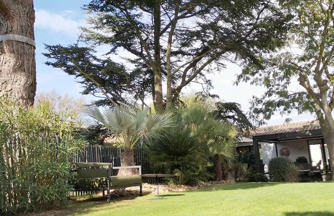 Le Clos Saint-Martin Hotel & Spa-1
