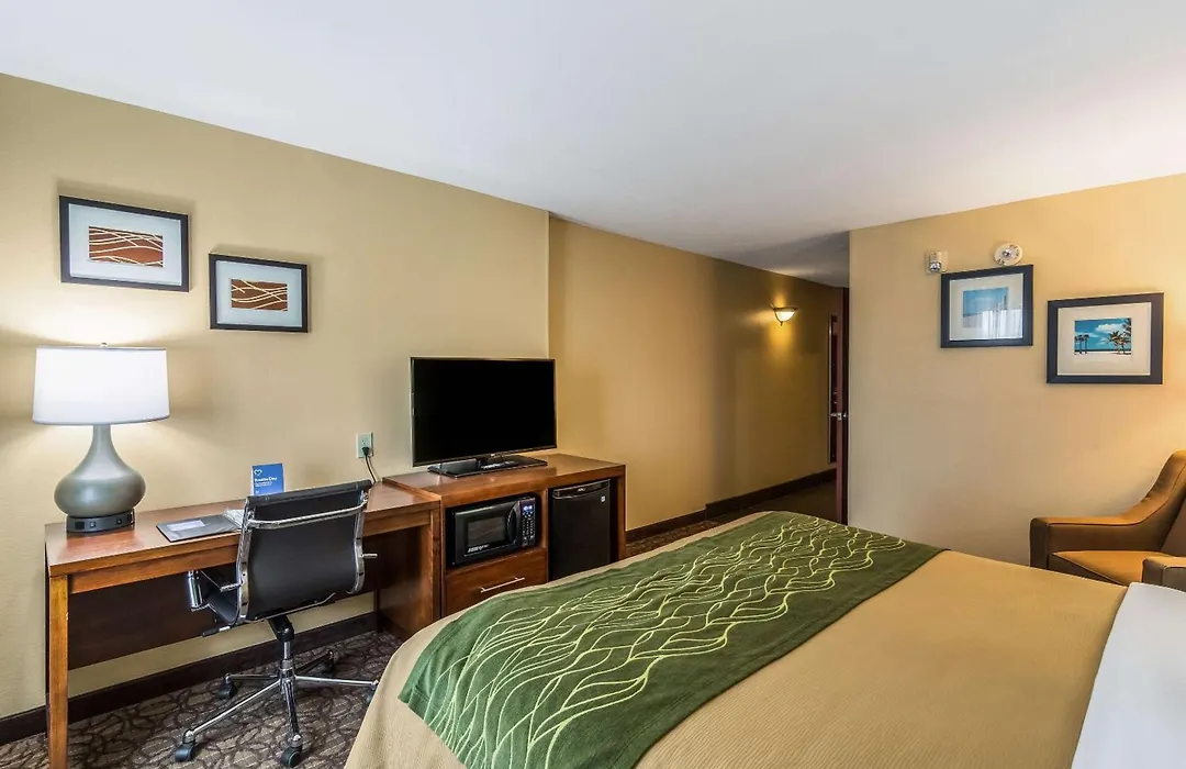 Comfort Inn & Suites Panama City North-1
