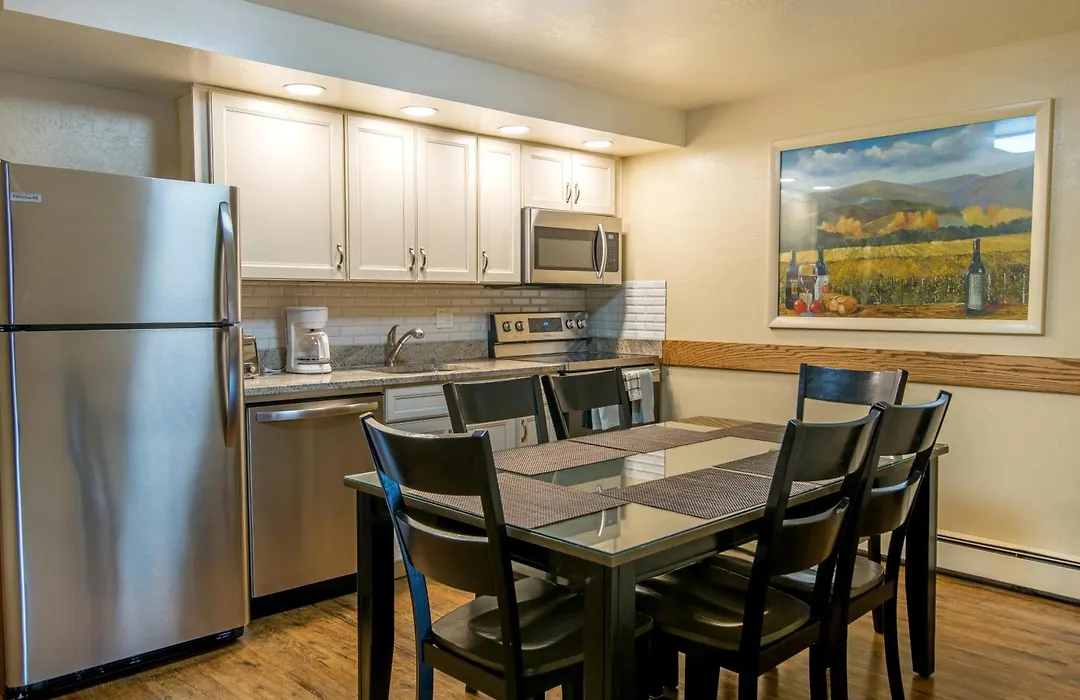 Glenwood Springs Cedar Lodge-1