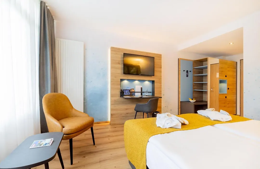 Parkhotel Rügen-1