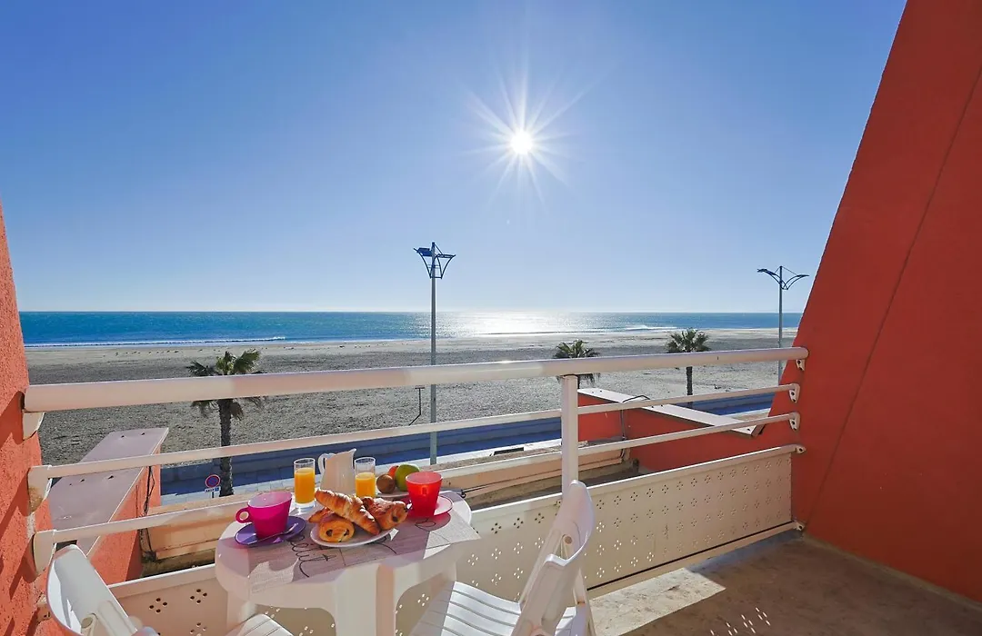 Logis Hotel & Restaurant Mediterranee-1