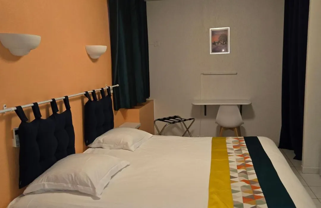 Carry Hotel-1