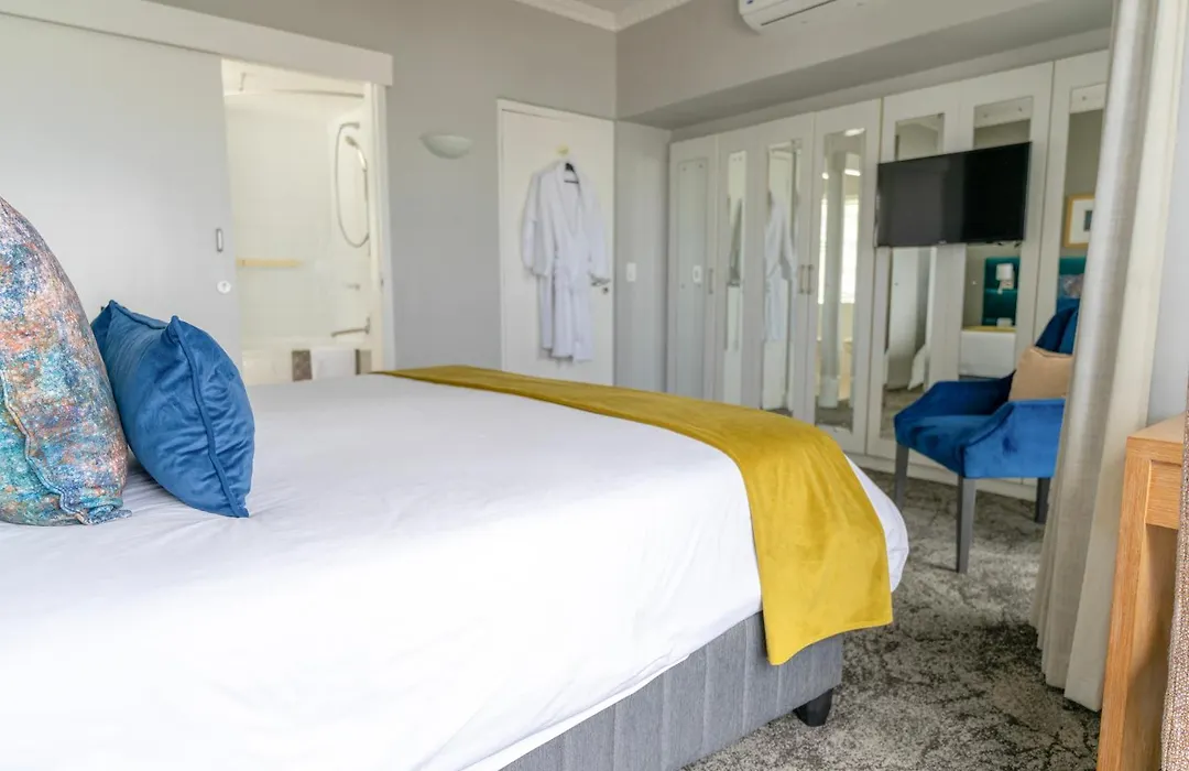 Peninsula All Suite Hotel By Dream Resorts-1