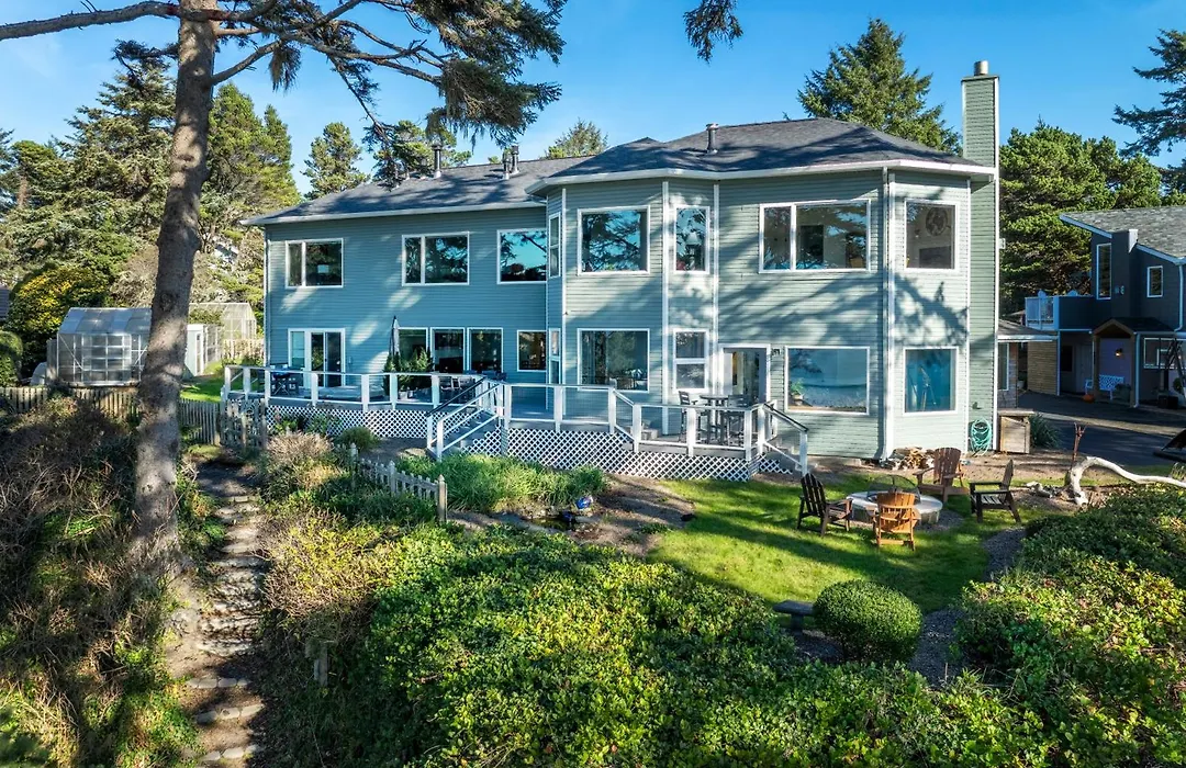 Tyee Lodge Bed And Breakfast-1