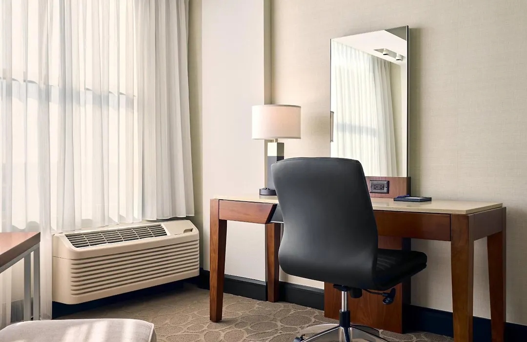 Delta Hotels By Marriott Milwaukee Northwest-1