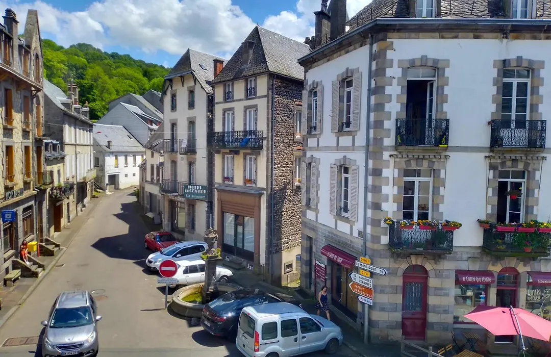 Les Arvernes-1