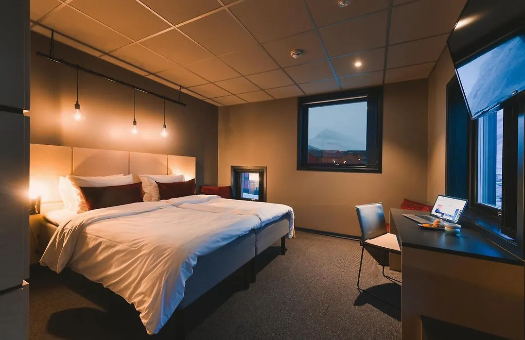 Svalbard Hotell | The Vault-1