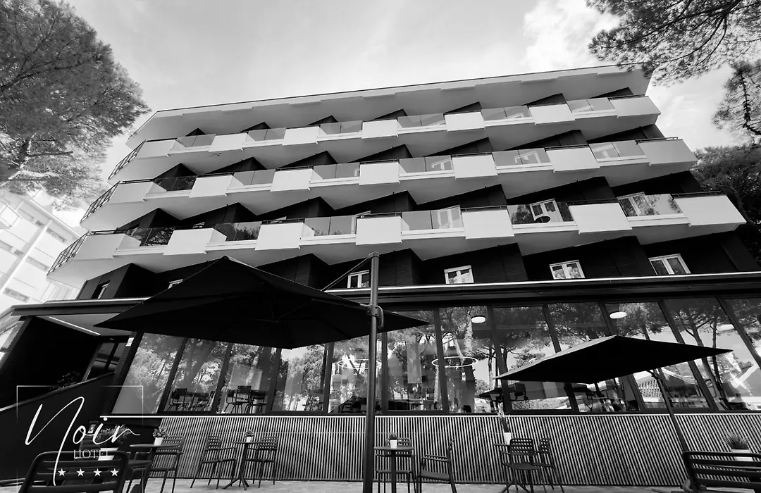 Hotel Noir - Free Brunch & Breakfast Until 13-00 - Vicinissimi A Mirabilandia-1