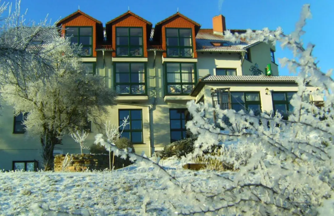 Landhotel Burgenblick Garni & Tagungshotel-1