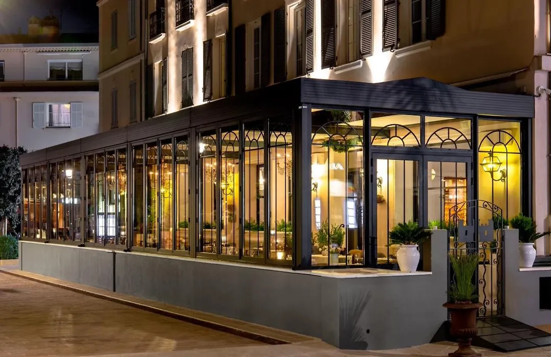Hotel Restaurant De La Tour-1