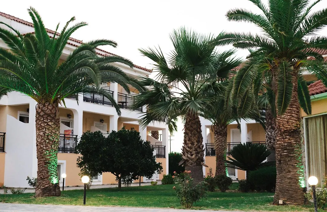 Village Inn Studios & Family Apartments-1