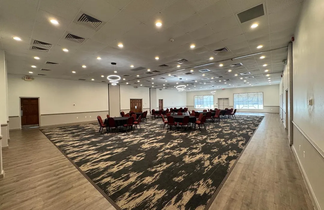 Clarion Inn & Suites Dothan South-1