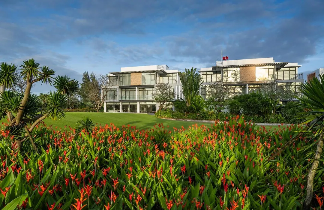 Montgomerie Links Hotel & Villas-1