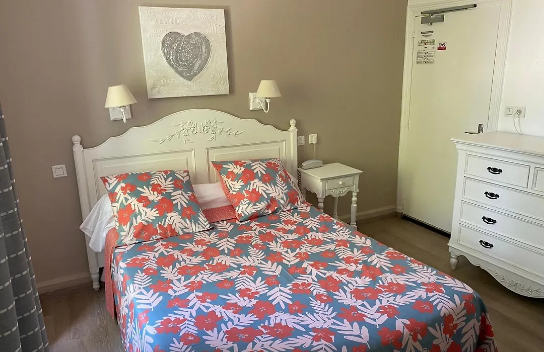 Hotel Les Marronniers-1