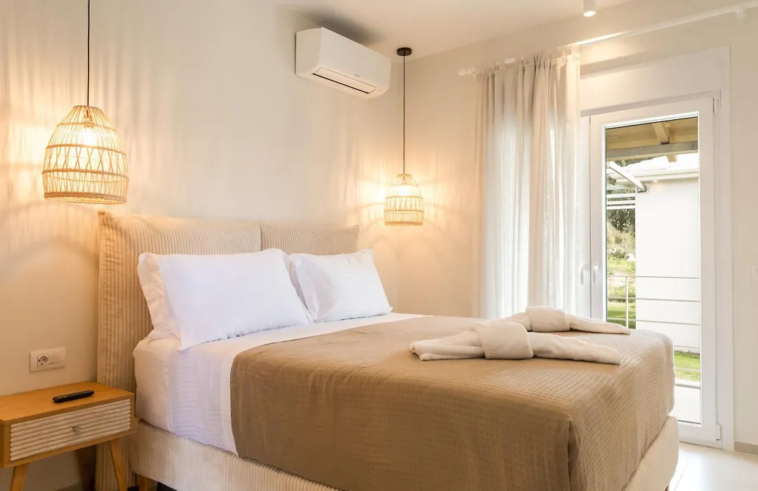 Hotel Mikros Paradisos-1