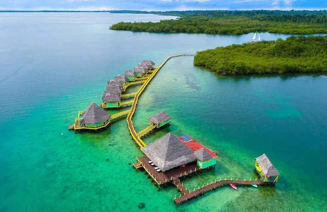 Punta Caracol Acqua Lodge-1