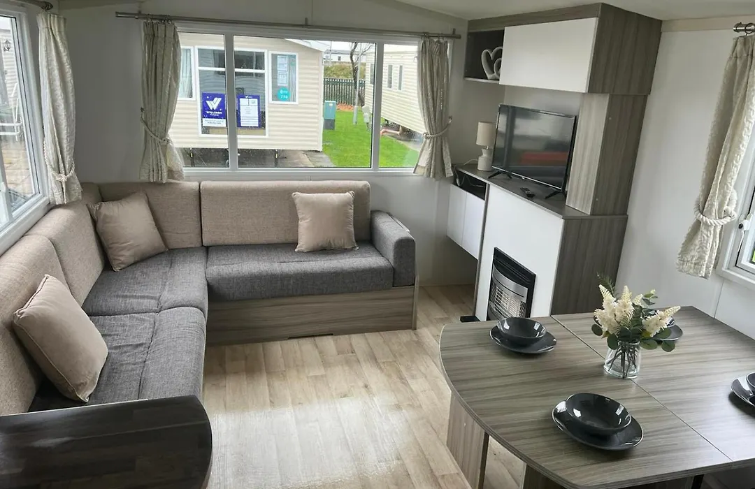 Lyons Winkups Holiday Park Ll22 9El-1
