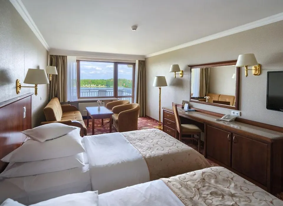 Hotel Golebiewski Mikolajki-1