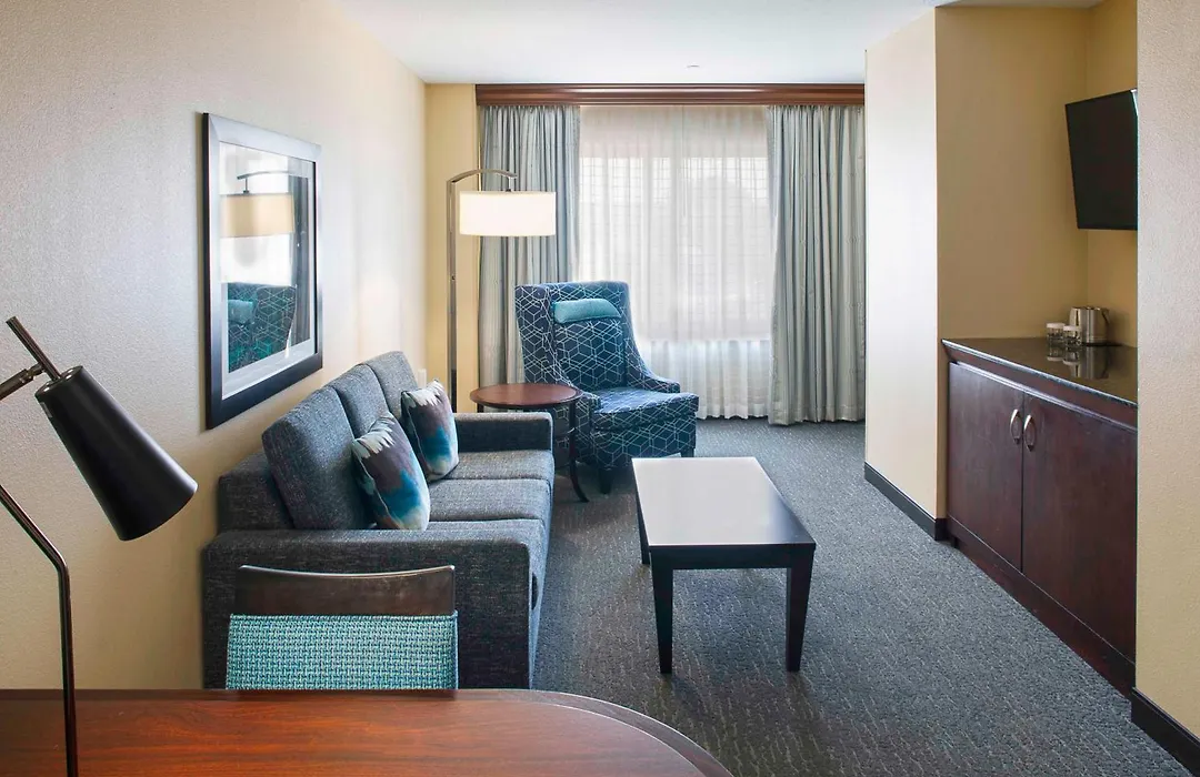 Doubletree Suites By Hilton Bentonville-1