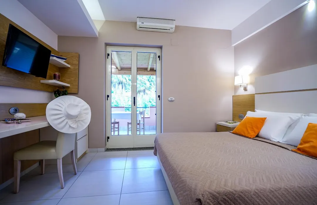 Hotel Villaggio Old River-1