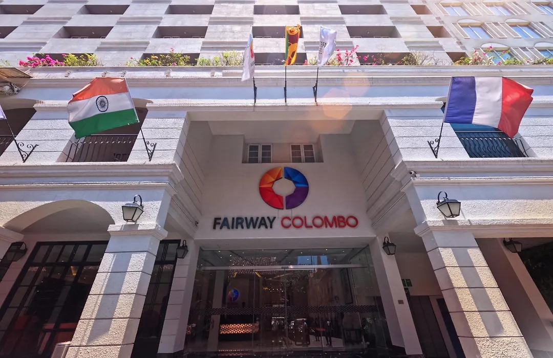Fairway Colombo - Sri Lanka'S First Hotel With Robot Technology-1