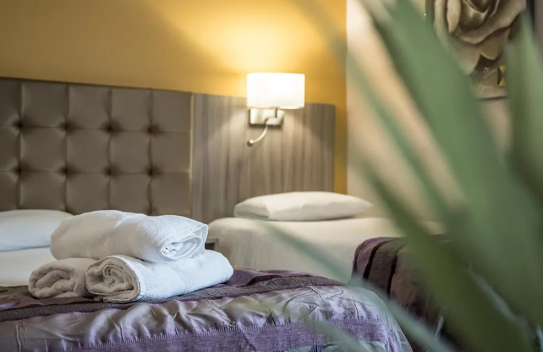 Brit Hotel Confort Foix-1