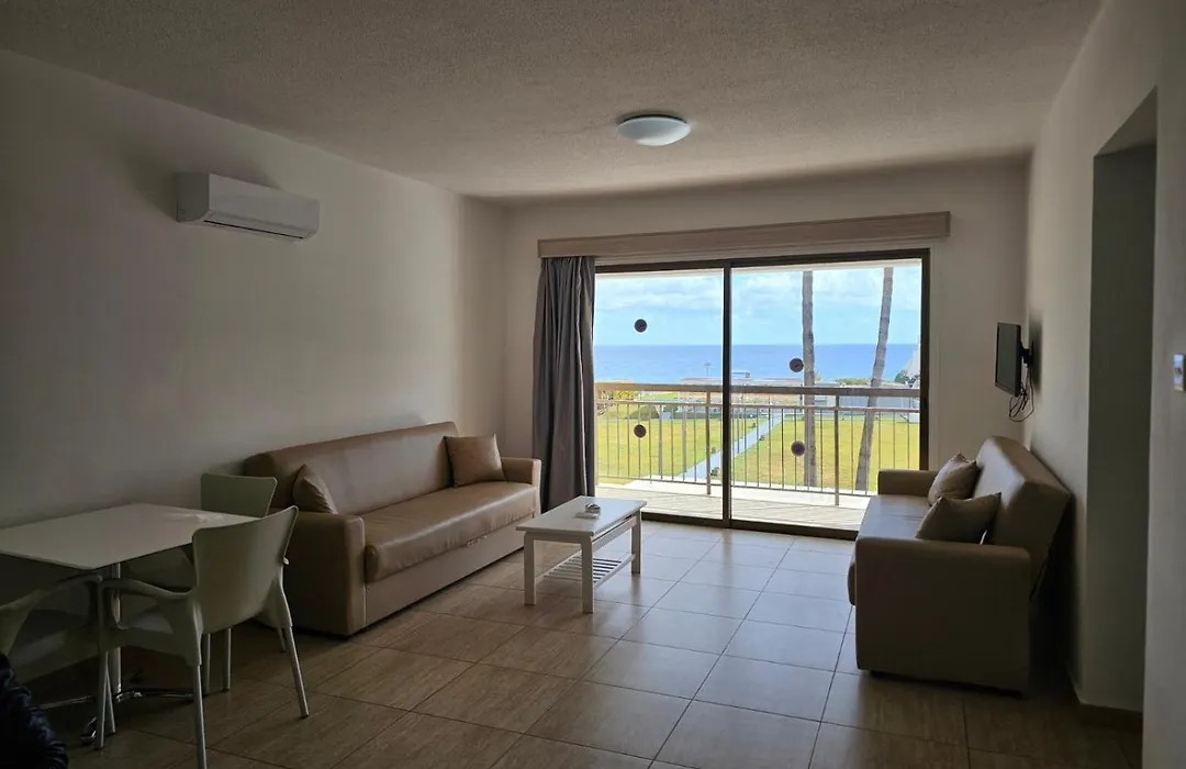 Penelope Beach Hotel Apts-1