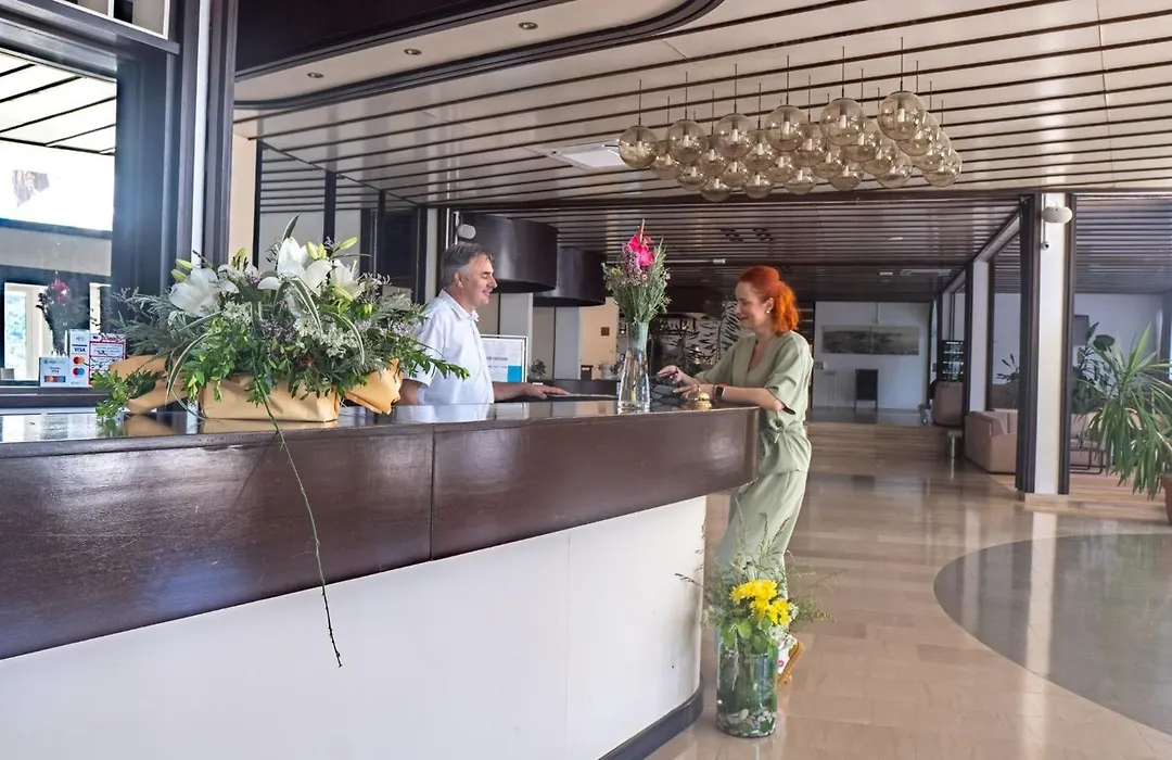 Hotel Issa-1