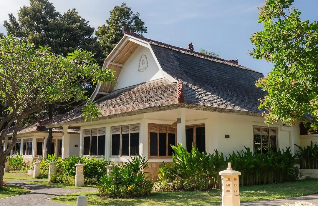 Vila Ombak-1