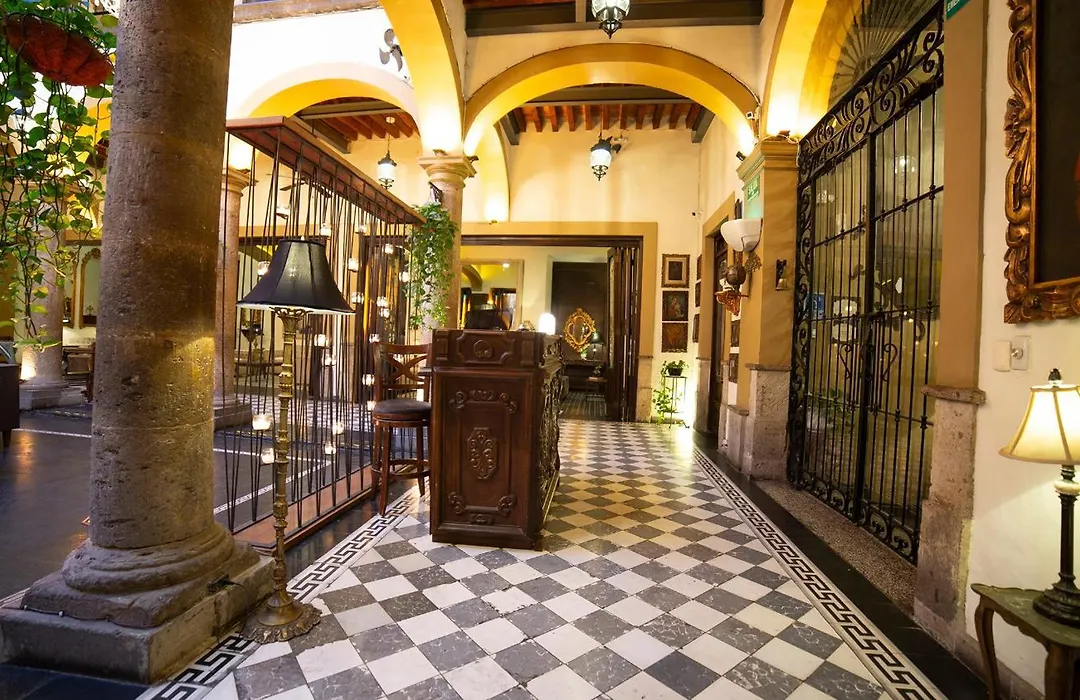 Casa Pedro Loza-1
