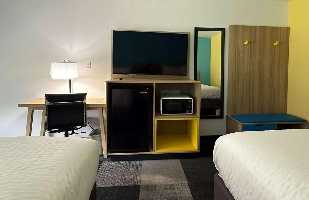 Days Inn By Wyndham Eglin Afb-1