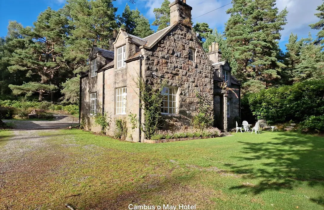 Cambus O' May Traditional Highland Hotel-1