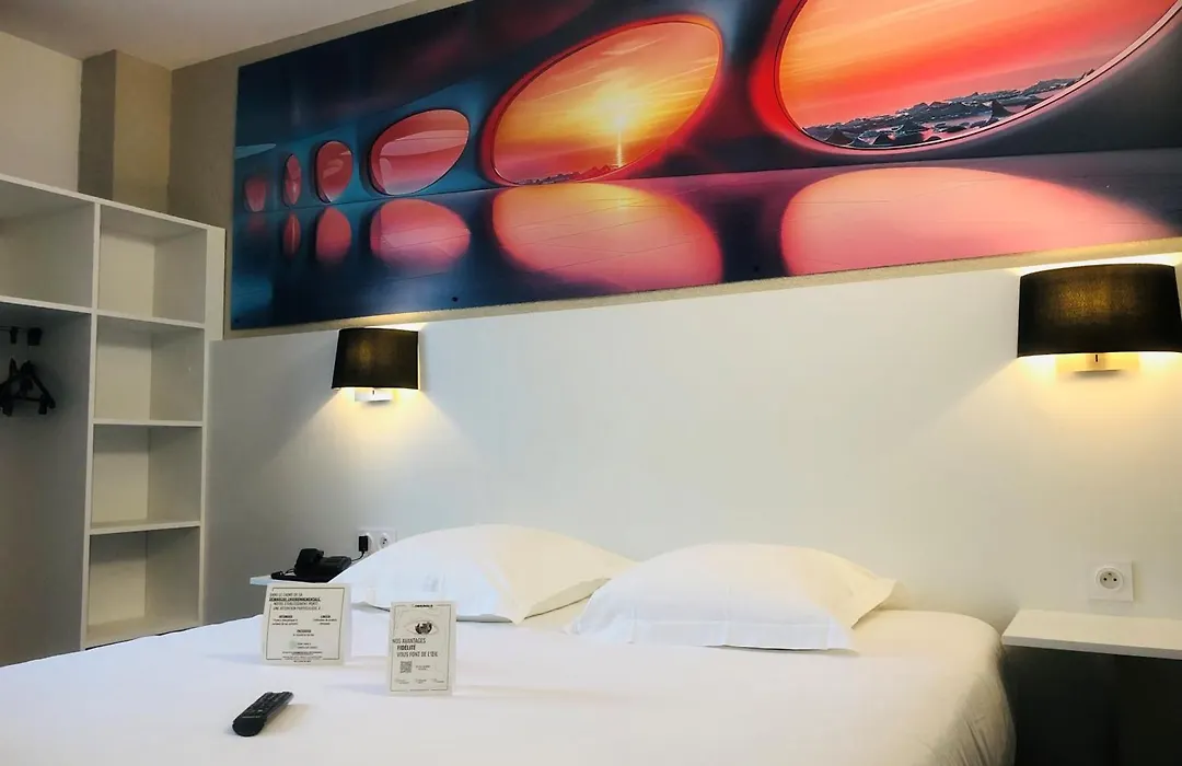 Hotel The Originals Bernay Acropole-1