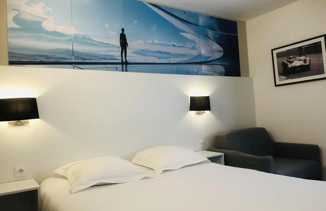 Hotel The Originals Bernay Acropole-1